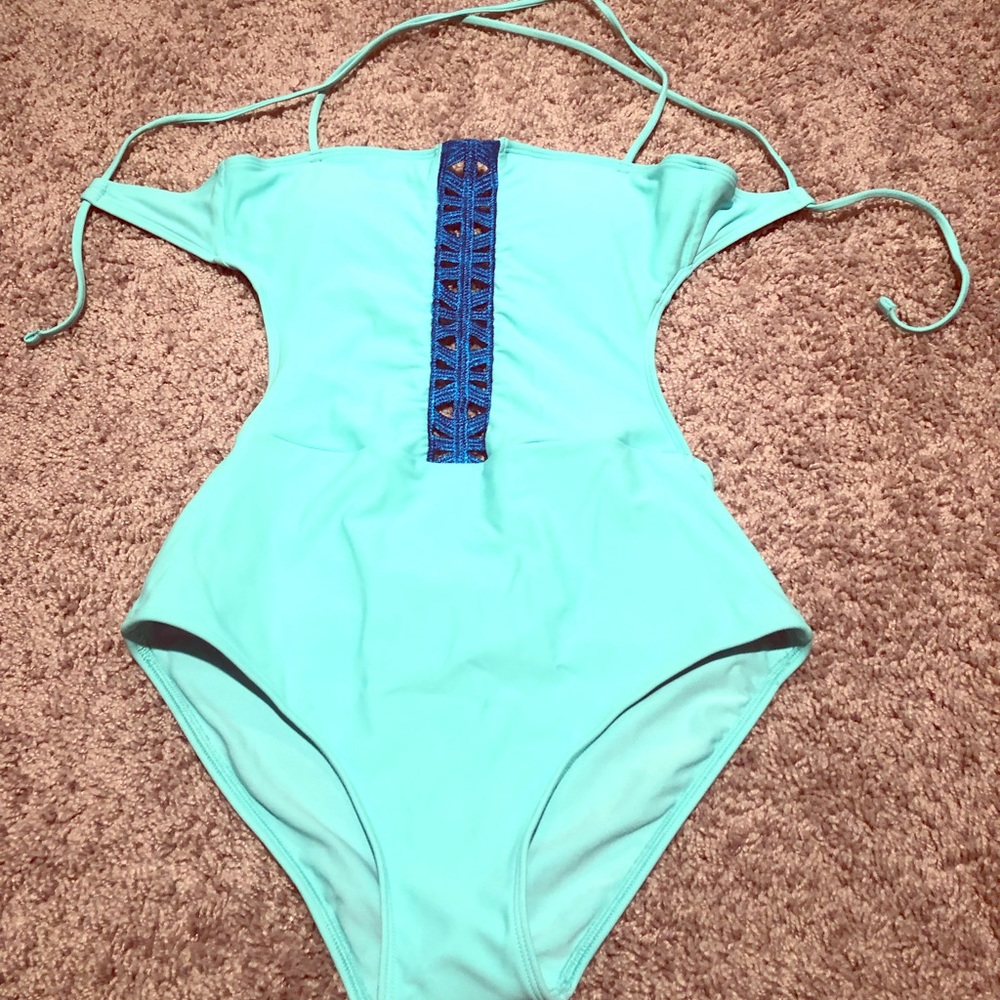 New Never Worn AEO Swimsuit